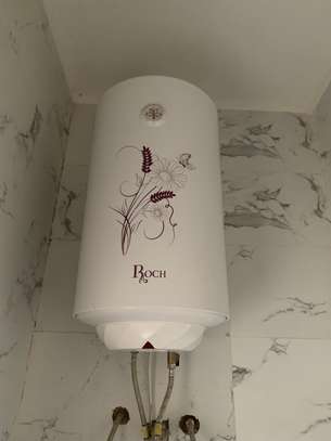 Chauffe eau quasiment neuf image 2