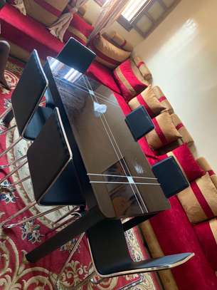 Table à manger 6 places image 1