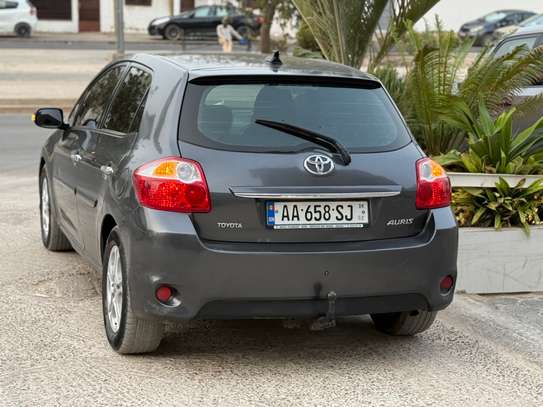 Toyota Auris image 4