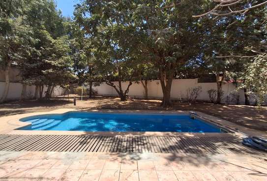 Magnifique villa avec jardin et piscine à louer à Mermoz image 1