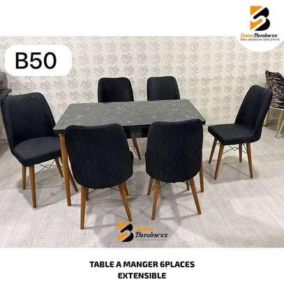 TABLE À MANGER 6 PLACES EXTENSIBLES image 1