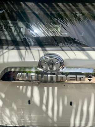 Toyota 4Runner 2018 image 9