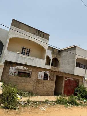 Villa R+1 Situé à Zack Mbao en Face Rond-point Zack Mbao image 2