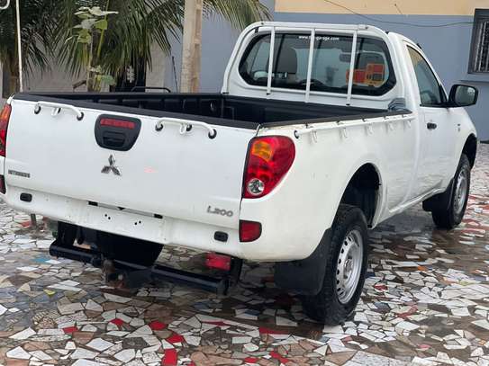 Mitsubishi l200 mono canine image 6