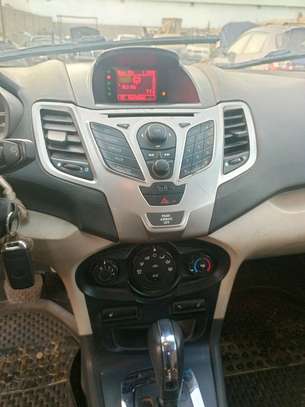 Ford Fiesta image 6