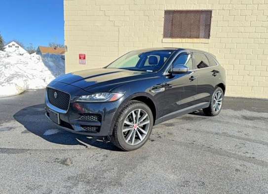 Jaguar F-Pace 2017 image 2