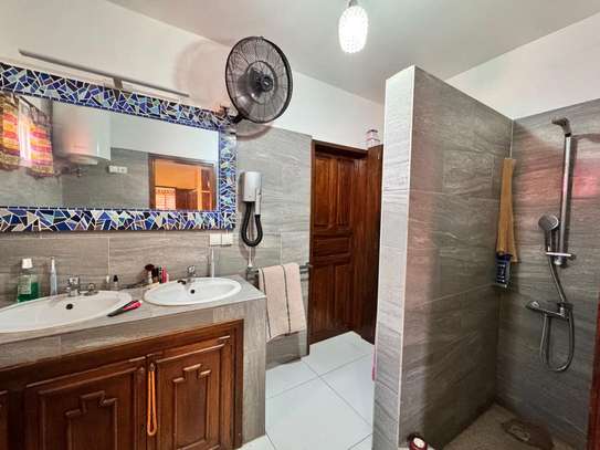 Villa avec piscine a vendre a Ngaparou image 15