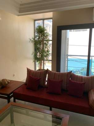 Bel appart 3 ch Salon meublé climatisé a Ngor Almadies image 12