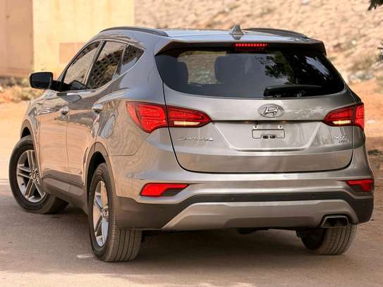 Hyundai Santafe 2018 image 9