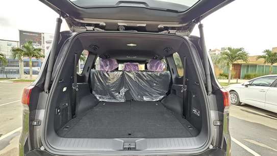 TOYOTA LAND CRUISER LC 300 2026 image 10