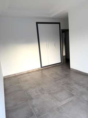 Appartement à louer point E image 6