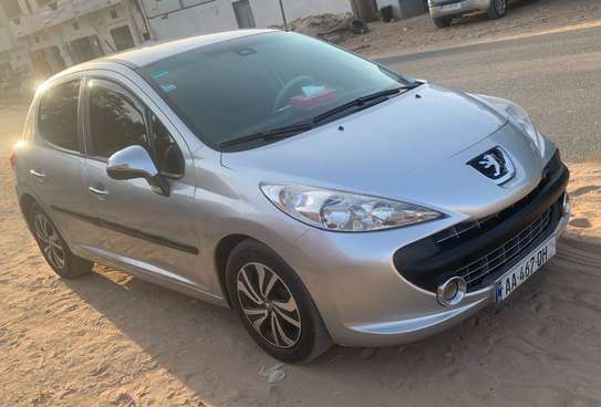 Peugeot 207 image 2