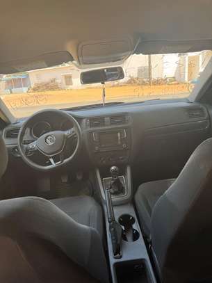 VOLKSWAGEN  JETTA 🔘 Année :   2017 Manuel image 5