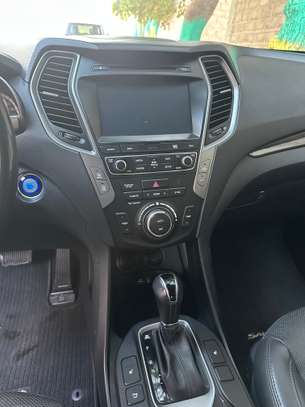 Hyundai Santa Fe 2018 Luxury image 8