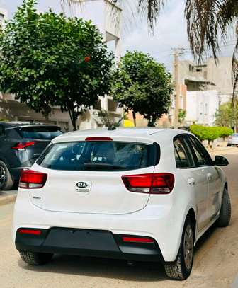 KIA RIO image 9