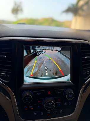 Jeep grand Cherokee image 10