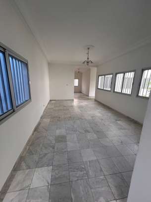 Grande Villa  R+ 1 à louer aux almadies image 14