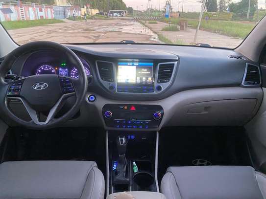 HYUNDAI TUCSON 2016 image 10