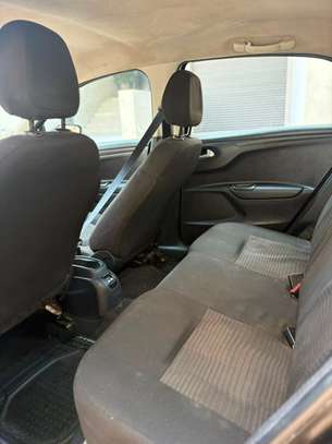 Peugeot 301 2019 image 6