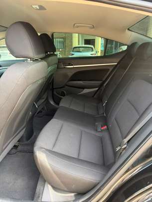 HYUNDAI ELANTRA 2019 image 10