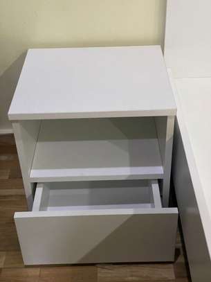 Lit et 2 commodes blanc image 7