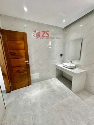 Appartement F4 à louer à Sicap Foire image 9