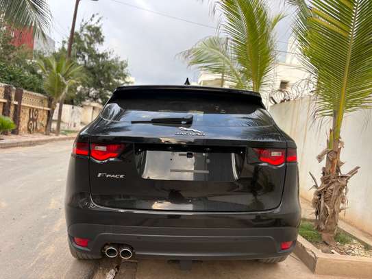 Jaguar F pace 2018 image 9
