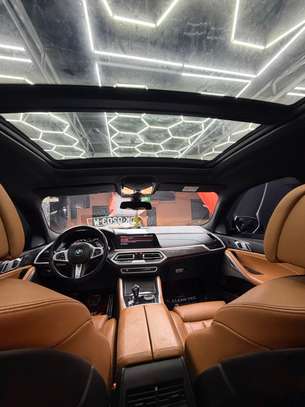 BMW X6 M50i 2022 image 9