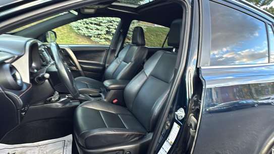 Toyota RAV4 image 15