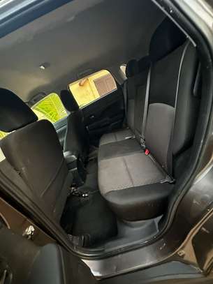 Mitsubishi outlander image 1