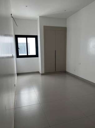 Appartement à louer au POINT E 173m2 image 1