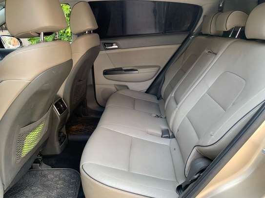 KIA Sportage image 8