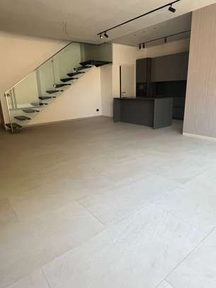 Bel appartement F3 en duplex à louer aux Almadies image 7