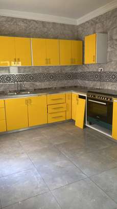 Appartement f4 à louer aux mamelles image 3