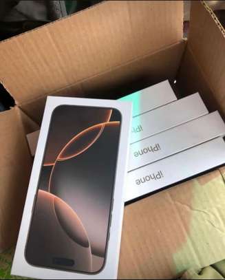 iPhone 16 pro 256giga neuf scellé image 3