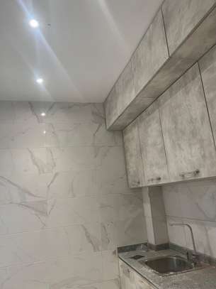 Appartement f4 à louer à la cité djily mbaye (immeuble neuf) image 8