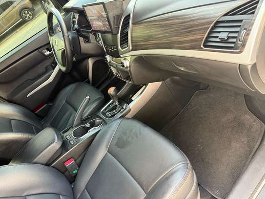 Ssangyong Karando 2016 image 6