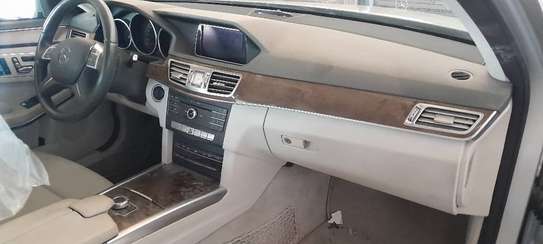 MERCEDES E 200 image 5
