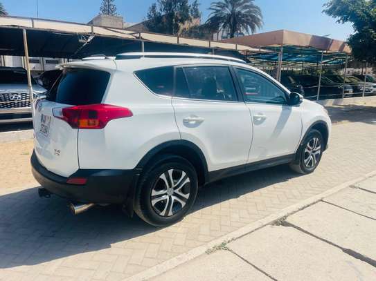 TOYOTA RAV 4 2015 image 8