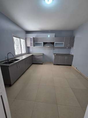 Appartement F4 à louer à Yoff image 3