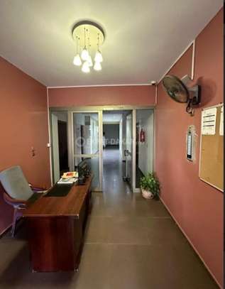 APPARTEMENT DE TYPE F3 SIS MERMOZ PYROTECHNIQUE image 10