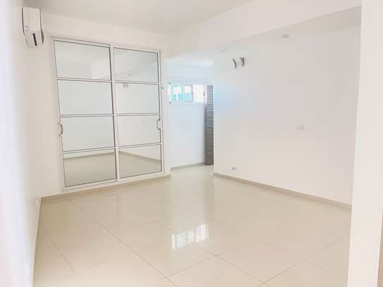 Appartement lumineux avec balcon et climatisation intégrée image 3