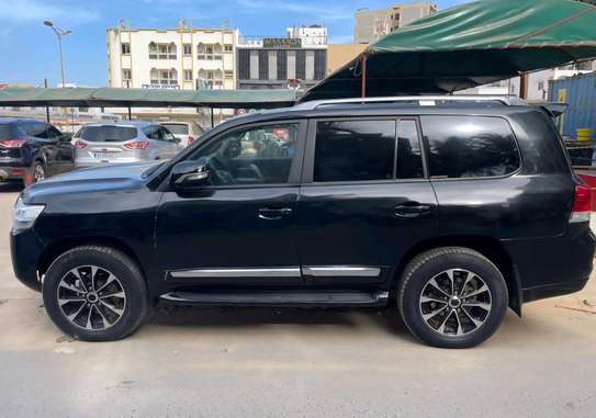 Toyota Land Cruiser V8 Diesel image 5