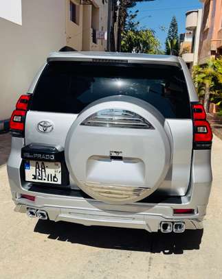 TOYOTA PRADO image 8