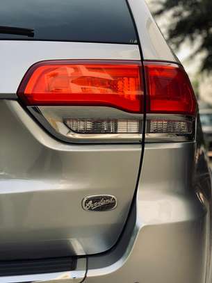 Jeep grand Cherokee image 3