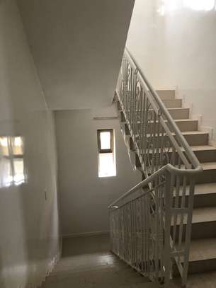Jolis appartements neuf aux Hlm Rufisque à 3mn du TER image 3