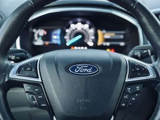 Ford Edge Titanium 2019 image 12
