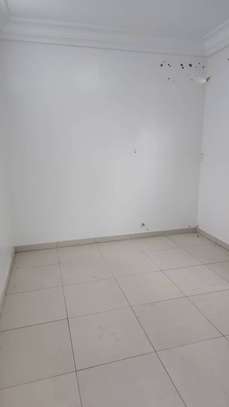 Villa R+1 , F6 à louer aux mamelles image 7