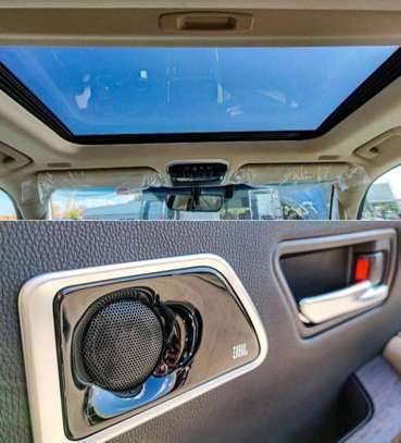 Toyota land cruiser vxr image 11