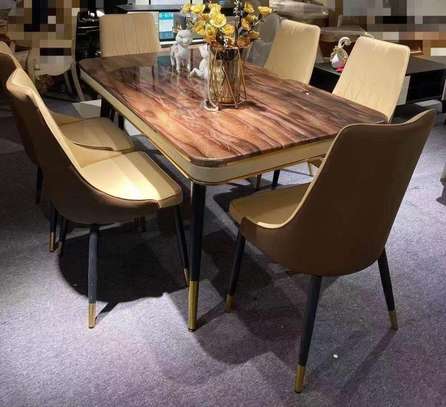 Table à manger moderne image 1
